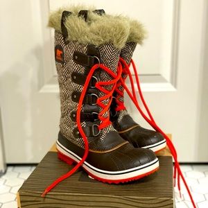 SOREL TOFINO CHEVRON Waterproof Boots